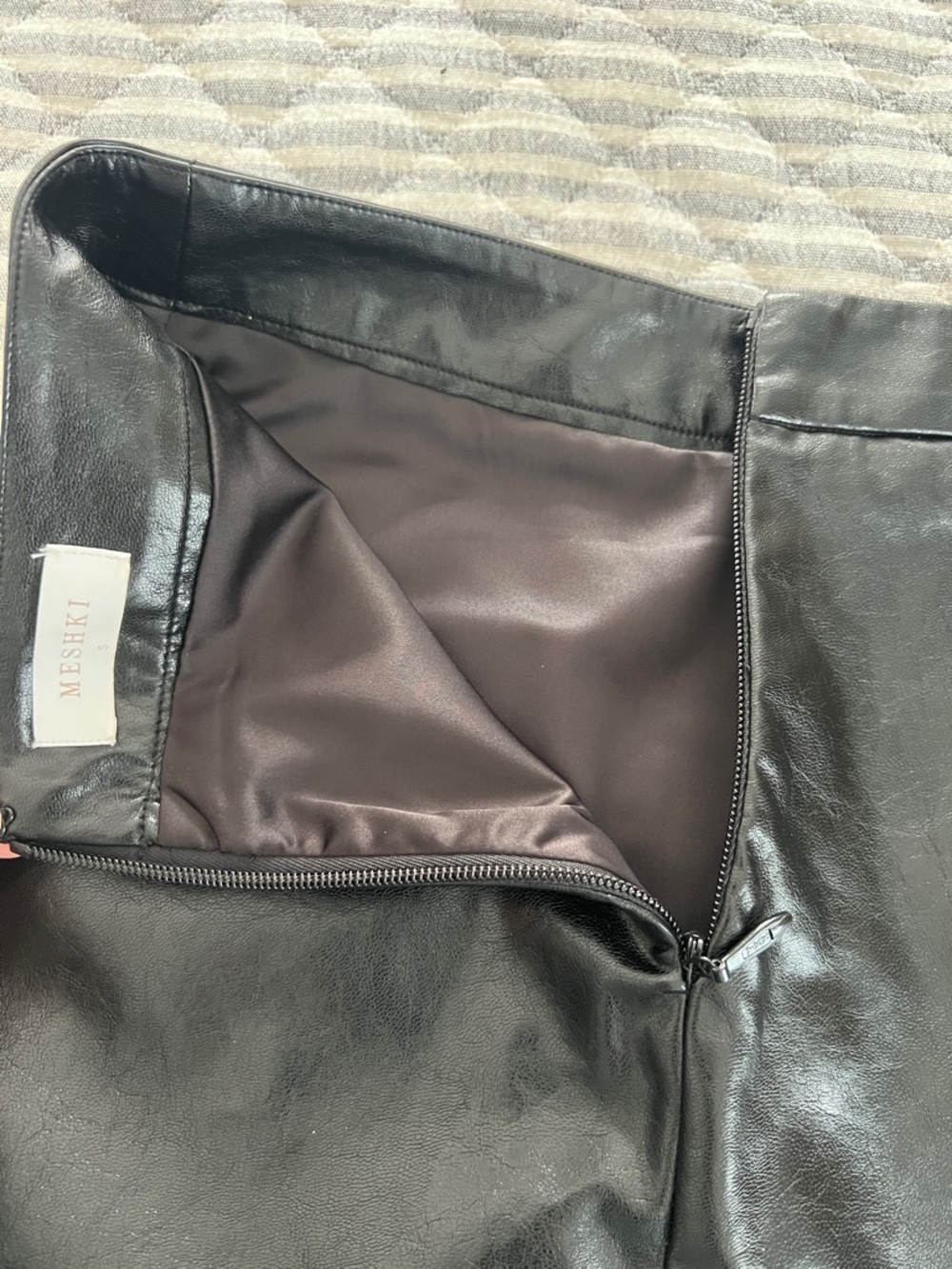 Meshki Boutique Black Faux Leather Mini Skirt with Front Flap Pocket Flaps S - Picture 6 of 8
